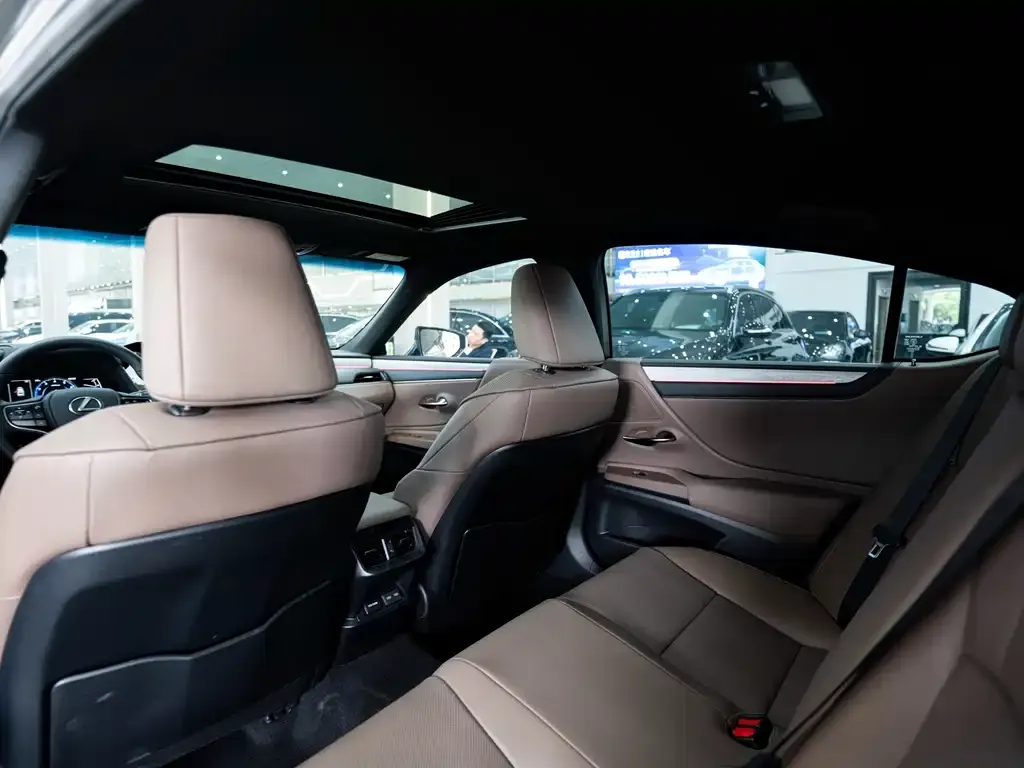 Lexus ES 2025 из CN, фото 9