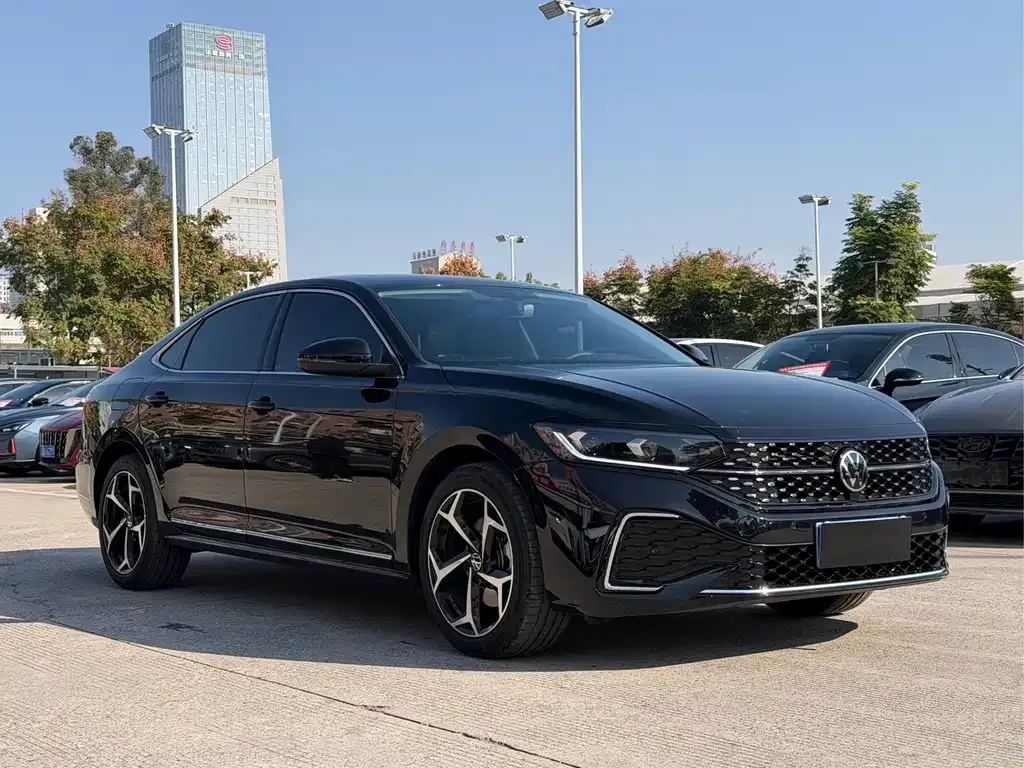 Volkswagen Passat 2023 из CN, фото 3