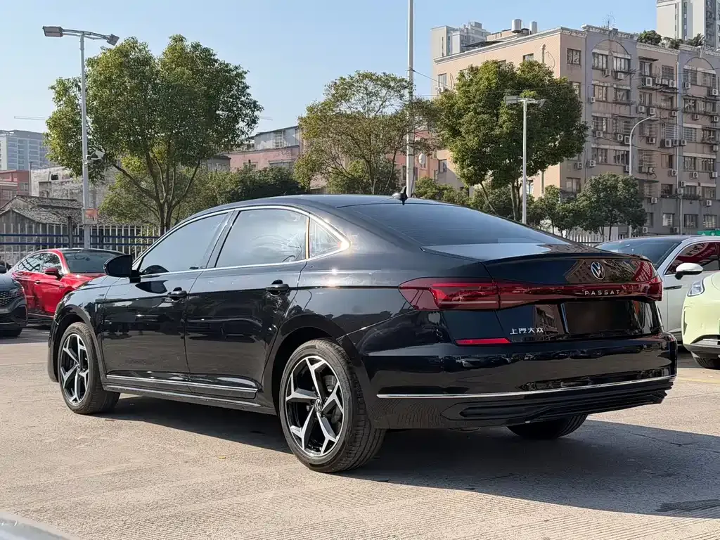 Volkswagen Passat 2023 из CN, фото 9