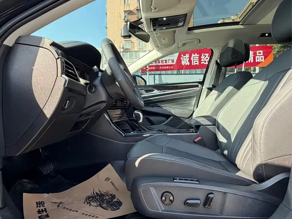 Volkswagen Passat 2023 из CN, фото 8