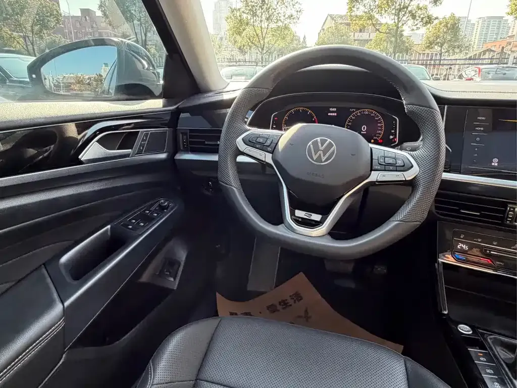 Volkswagen Passat 2023 из CN, фото 7