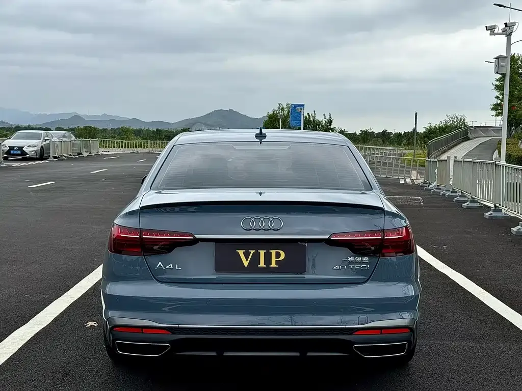 Audi A4L 2022 из CN, фото 3