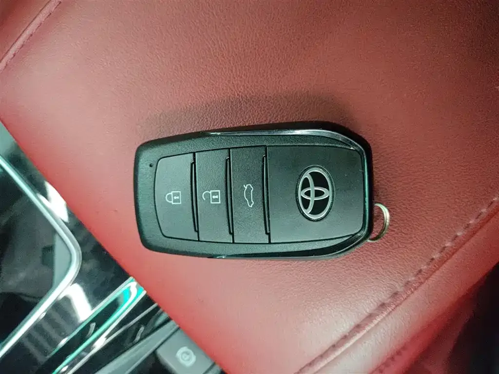 Toyota Camry 2024 из CN, фото 9