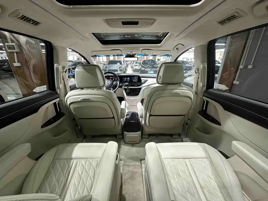Buick GL8 2021 из CN, фото 6