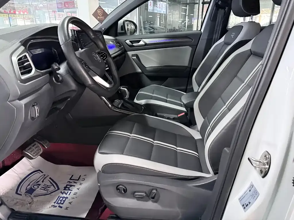 Volkswagen T-Roc 2023 из CN, фото 8