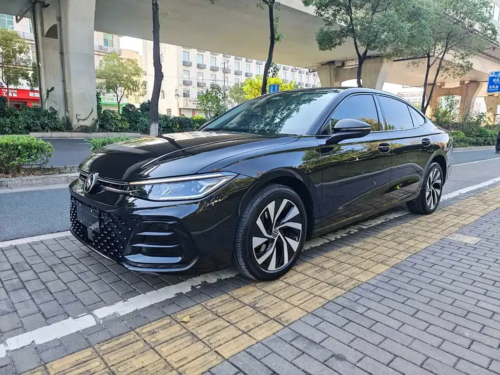 Volkswagen Passat 2024 из CN, фото 1