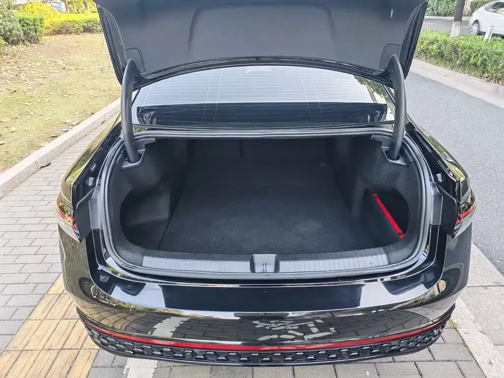 Volkswagen Passat 2024 из CN, фото 5