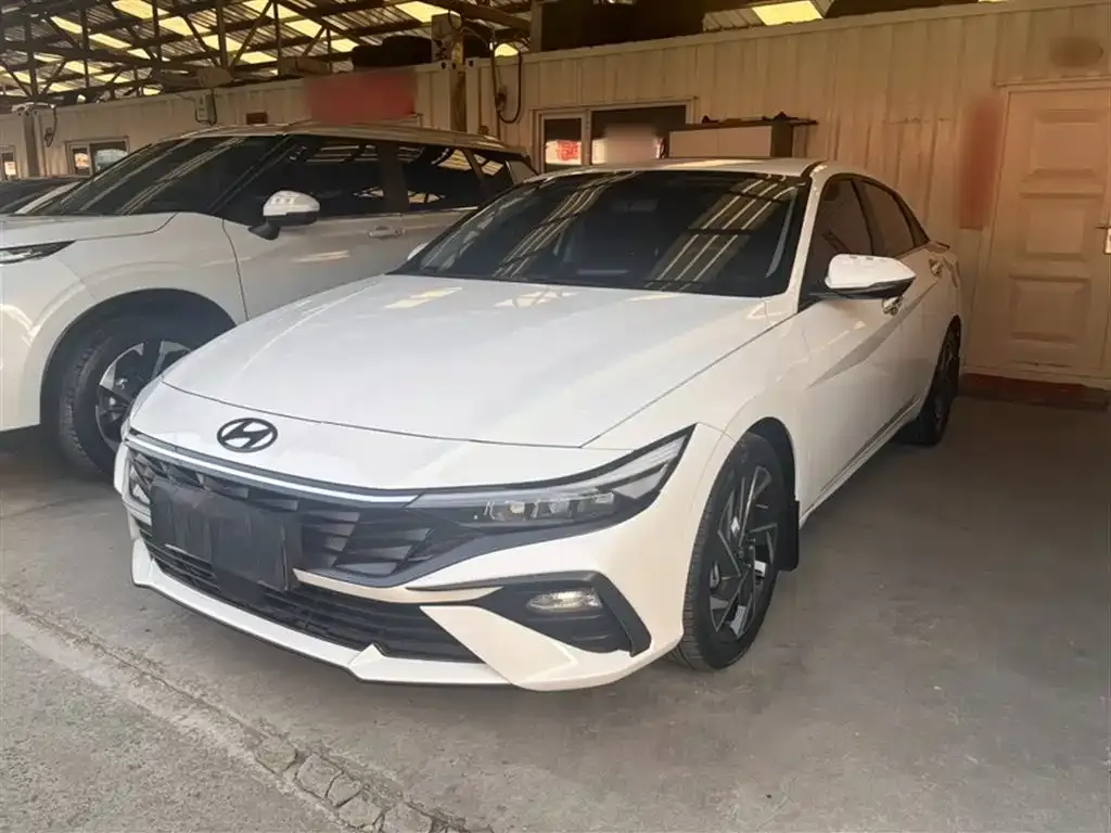 Hyundai Elantra 2023 из CN, фото 2