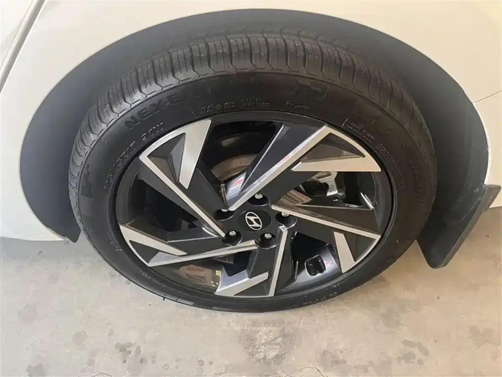 Hyundai Elantra 2023 из CN, фото 4
