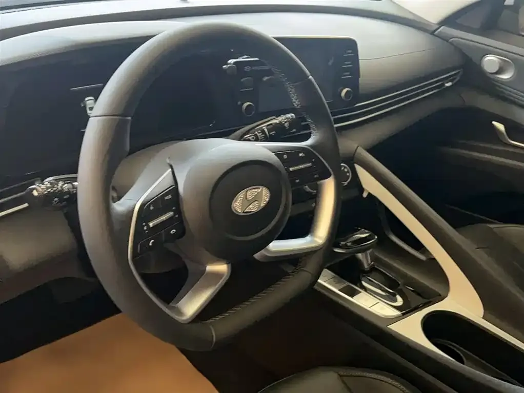 Hyundai Elantra 2023 из CN, фото 6