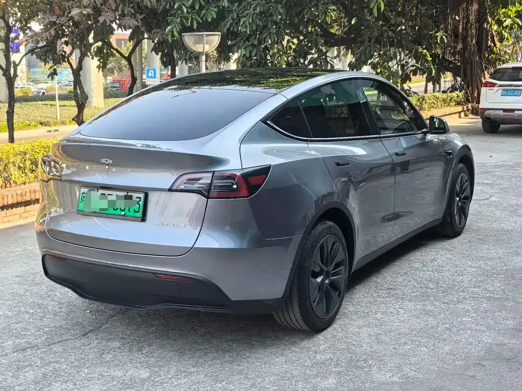 Tesla Model Y 2024 из CN, фото 9
