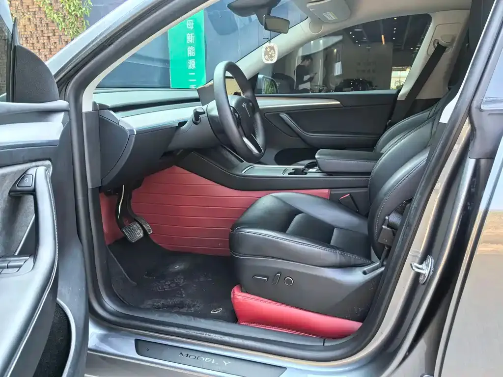 Tesla Model Y 2024 из CN, фото 3