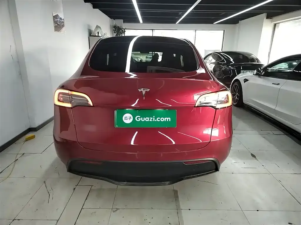 Tesla Model Y 2024 из CN, фото 3