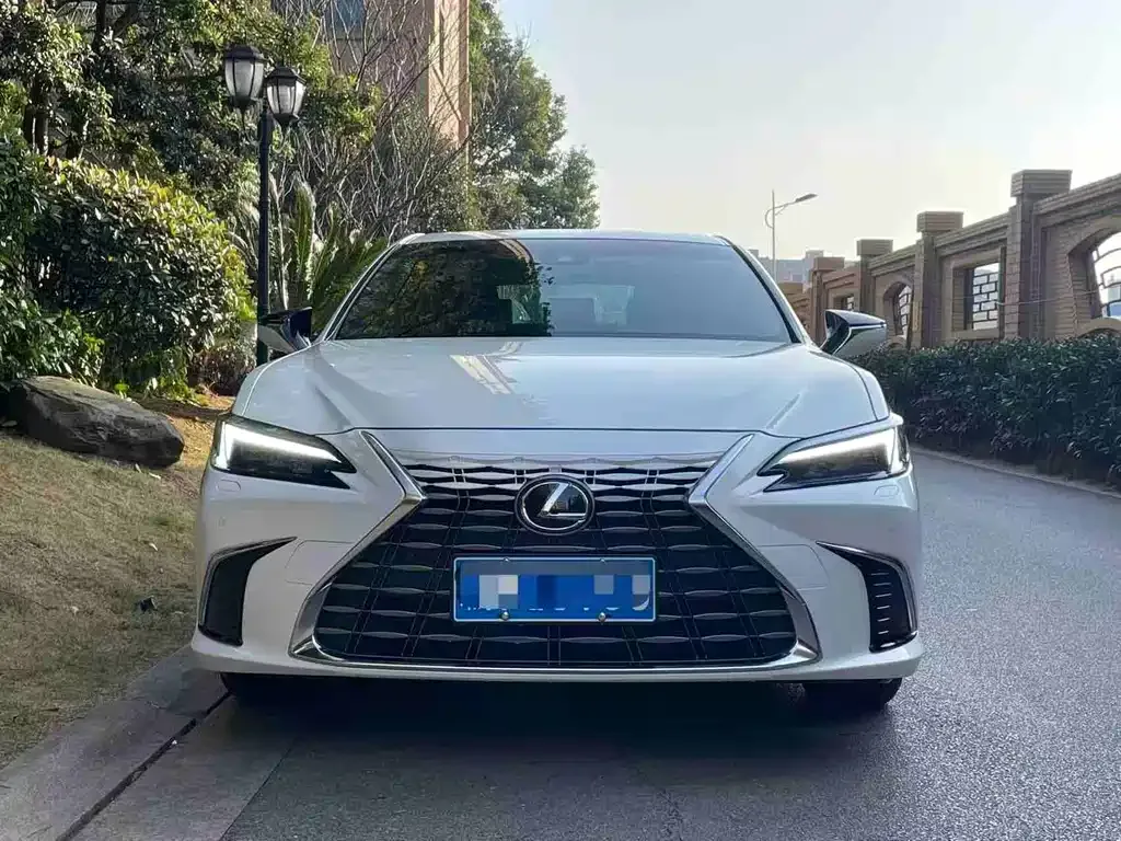 Lexus ES 2025 из CN, фото 7