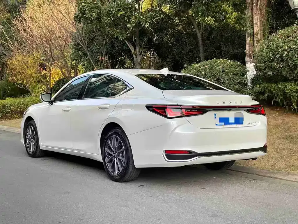 Lexus ES 2025 из CN, фото 4