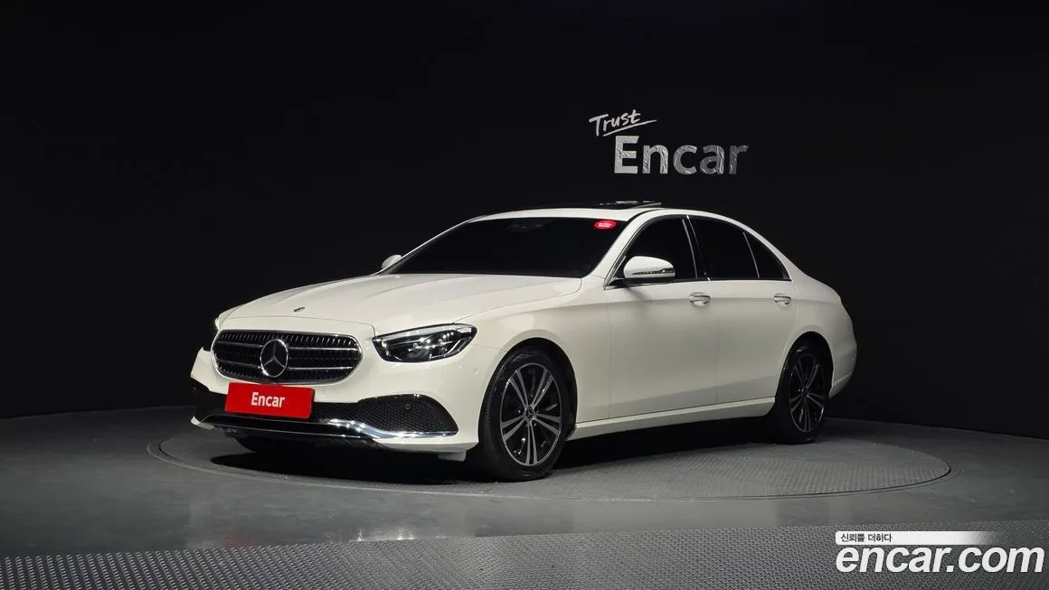 Mercedes-Benz E-Class — фото 1