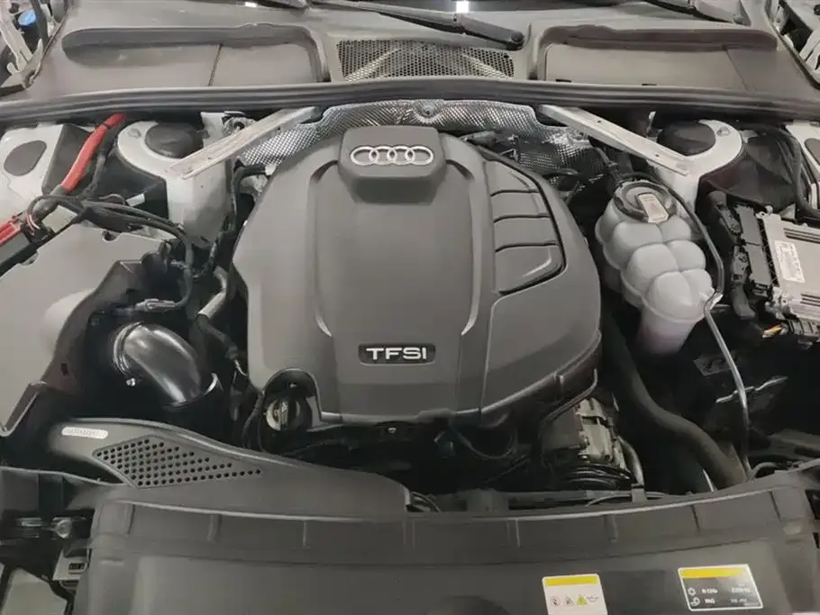 Audi A4L 2022 из CN, фото 10