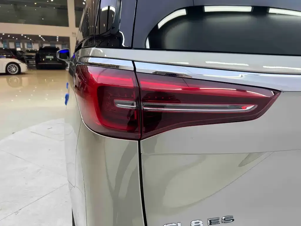 Buick GL8 2023 из CN, фото 10