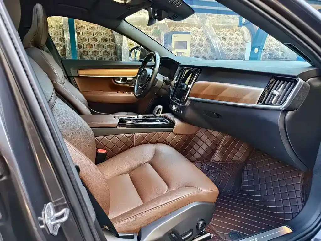 Volvo S90 PHEV 2021 из CN, фото 3
