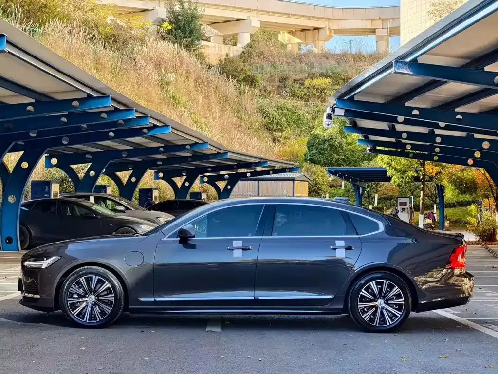 Volvo S90 PHEV 2021 из CN, фото 5