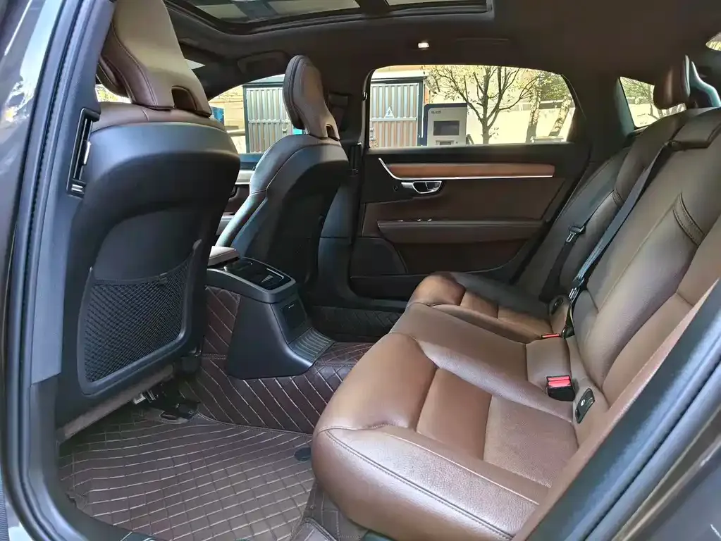 Volvo S90 PHEV 2021 из CN, фото 2