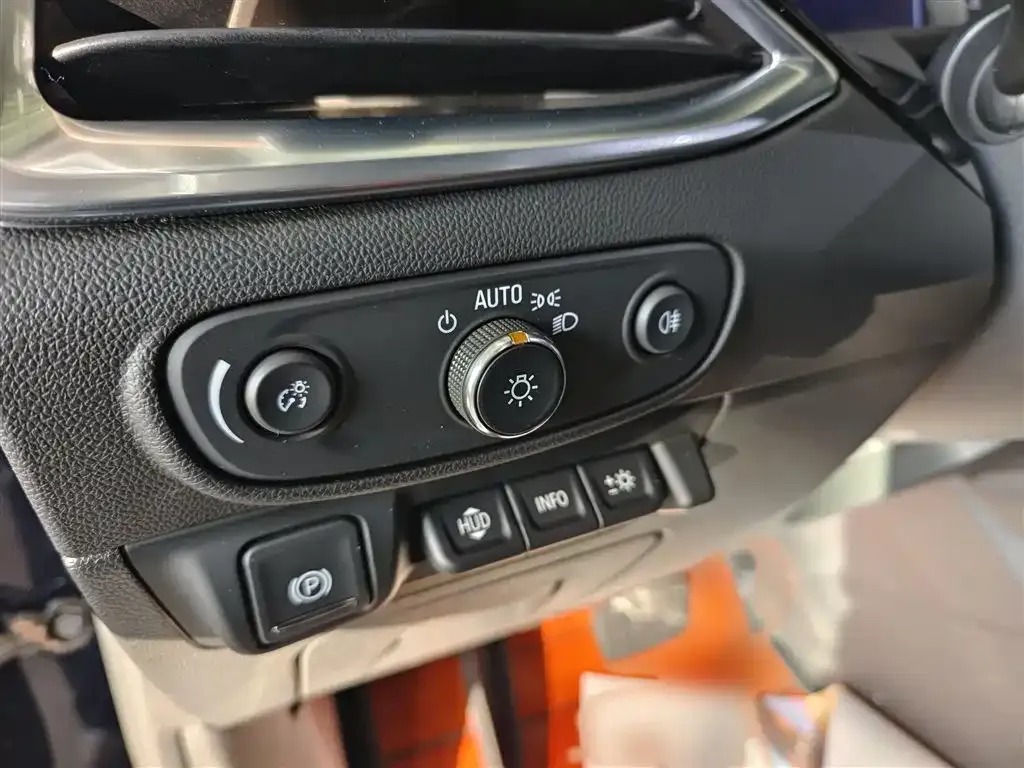 Buick Enclave — фото 10