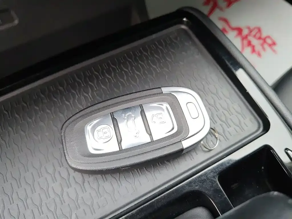Hongqi E-QM5 2023 из CN, фото 3