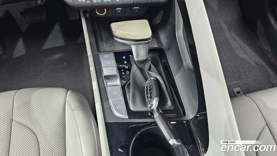 Hyundai AVANTE — фото 9