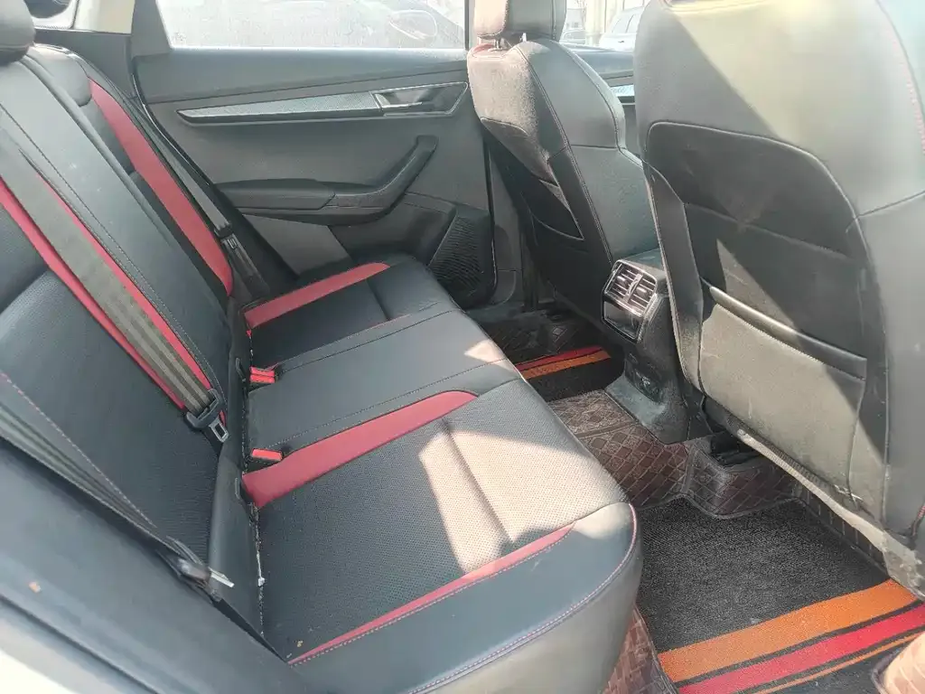 Skoda Karoq 2023 из CN, фото 8
