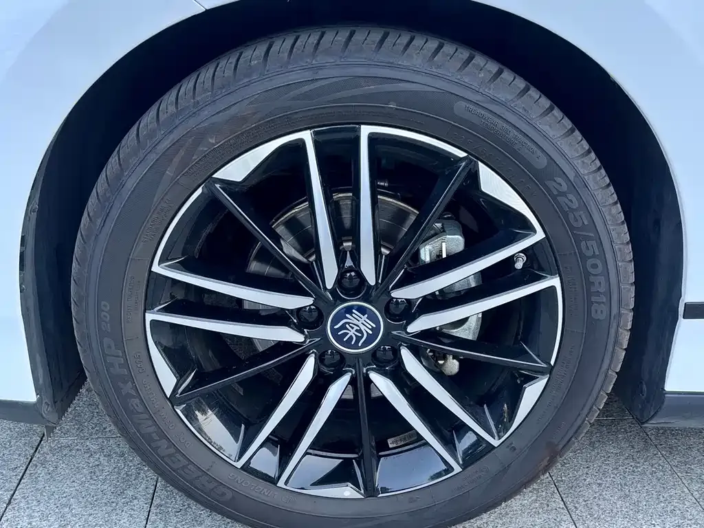BYD Qin L — фото 6