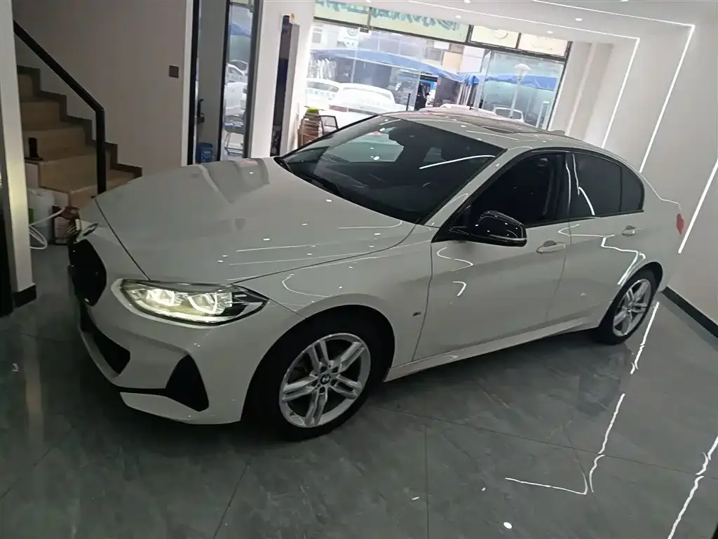 BMW 1 Series 2021 из CN, фото 9