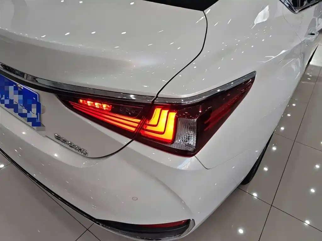 Lexus ES 2024 из CN, фото 2