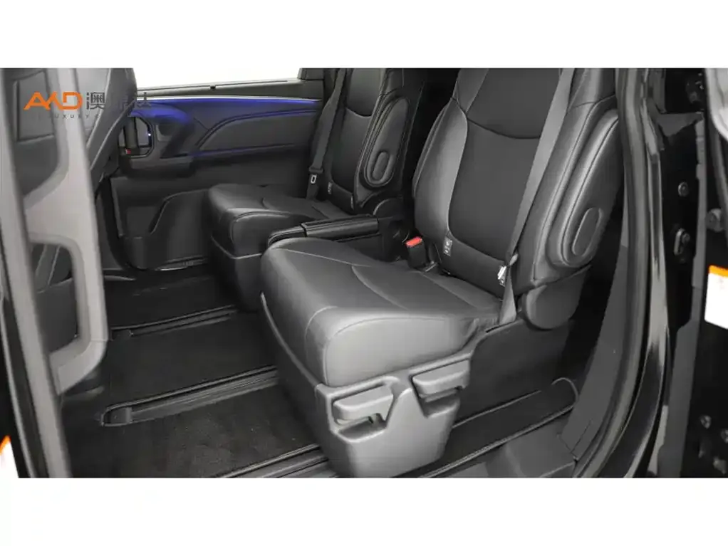 Toyota Granvia 2024 из CN, фото 3