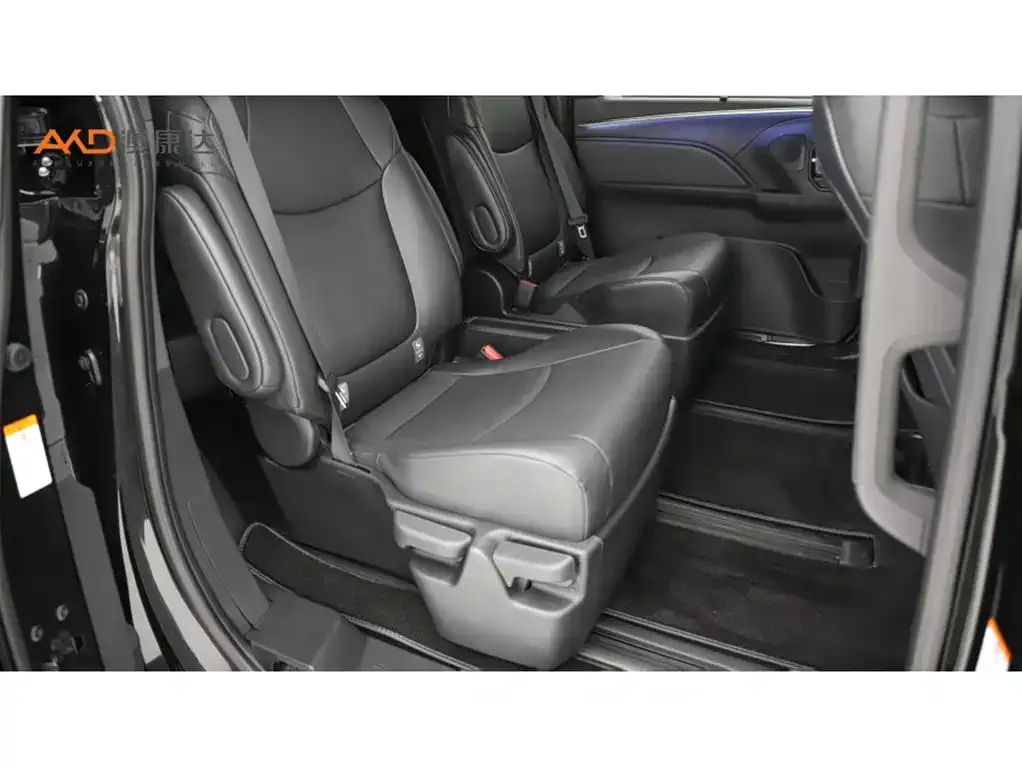 Toyota Granvia 2024 из CN, фото 9