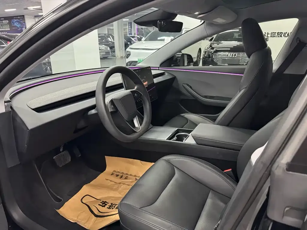 Tesla Model 3 — фото 4