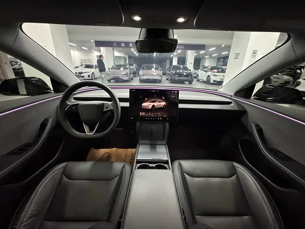 Tesla Model 3 — фото 5
