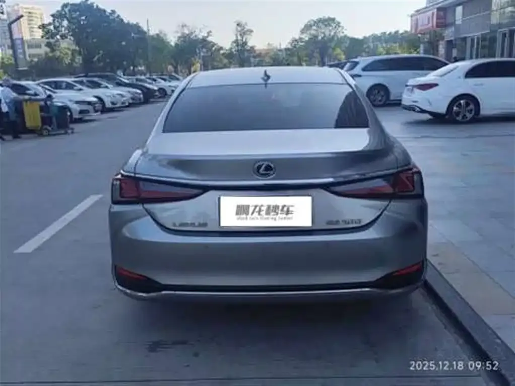 Lexus ES 2023 из CN, фото 2