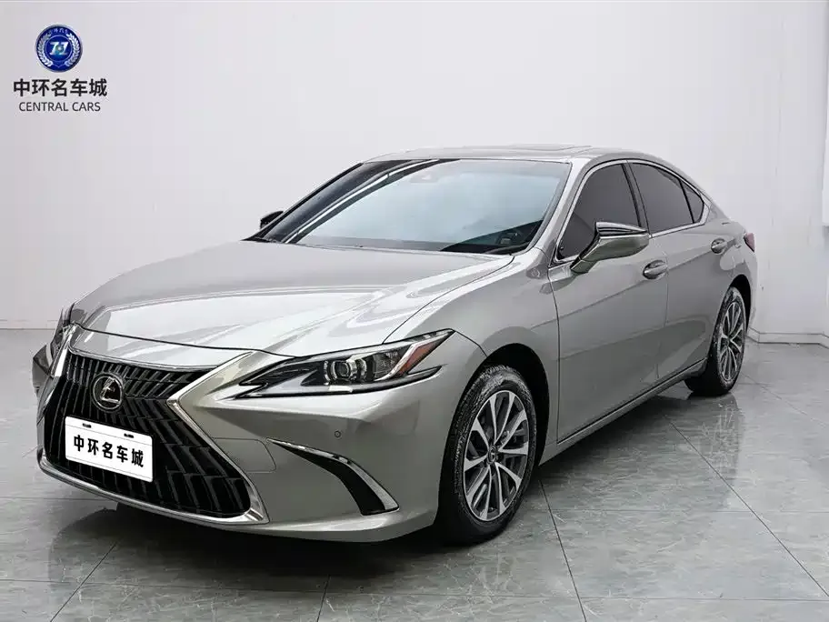 Lexus ES — фото 1