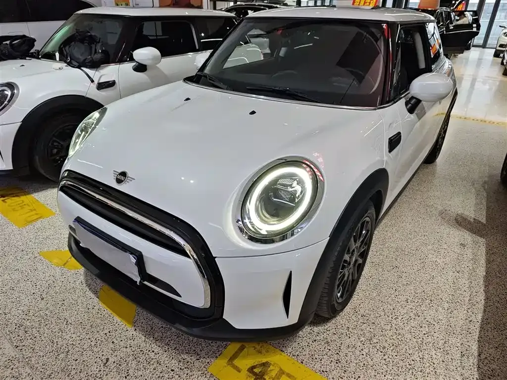 MINI Cooper (3-door) 2024 из CN, фото 2