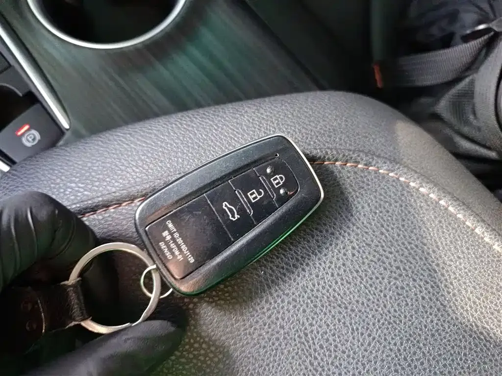 Toyota Camry 2023 из CN, фото 9