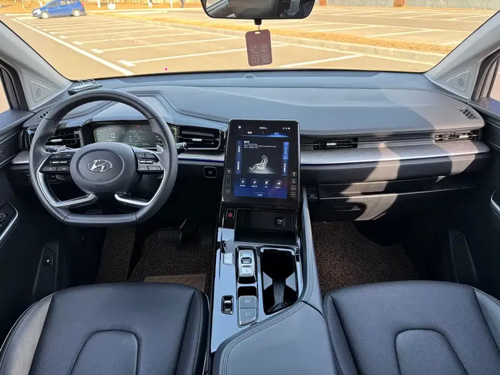 Hyundai Custo 2023 из CN, фото 10