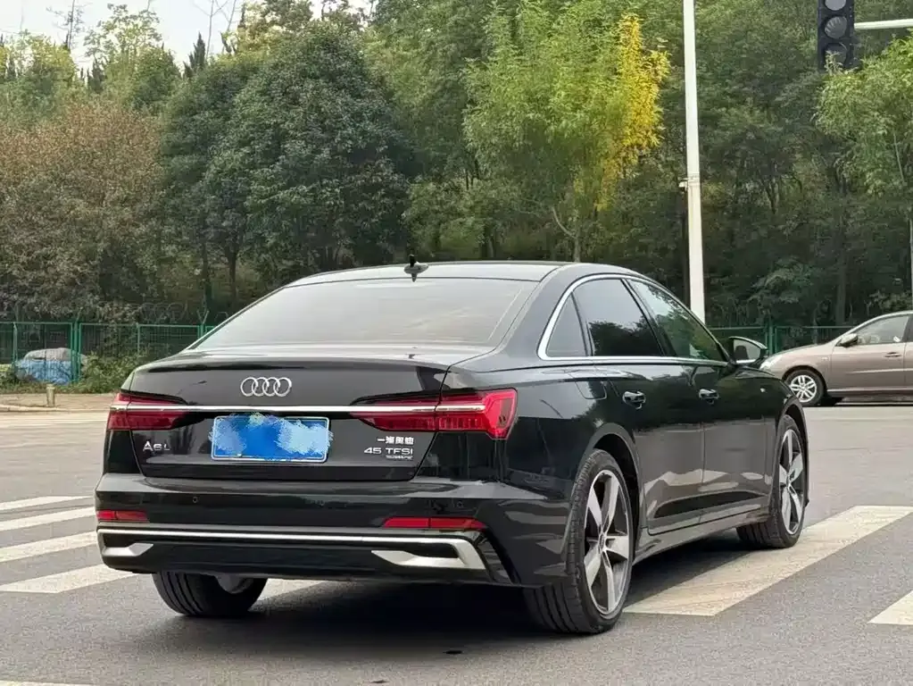 Audi A6L 2023 из CN, фото 5