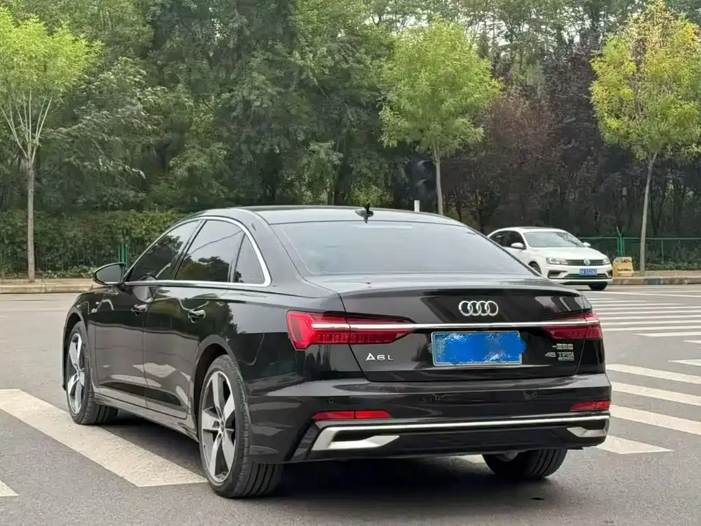 Audi A6L 2023 из CN, фото 8