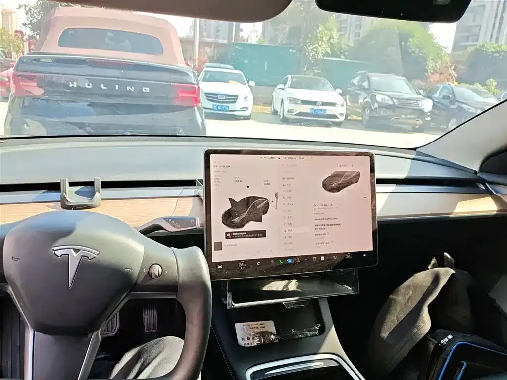 Tesla Model 3 — фото 10