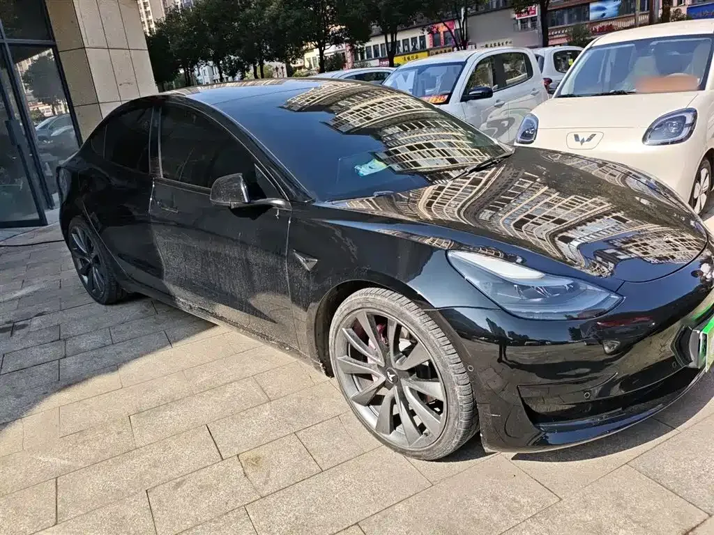 Tesla Model 3 — фото 4