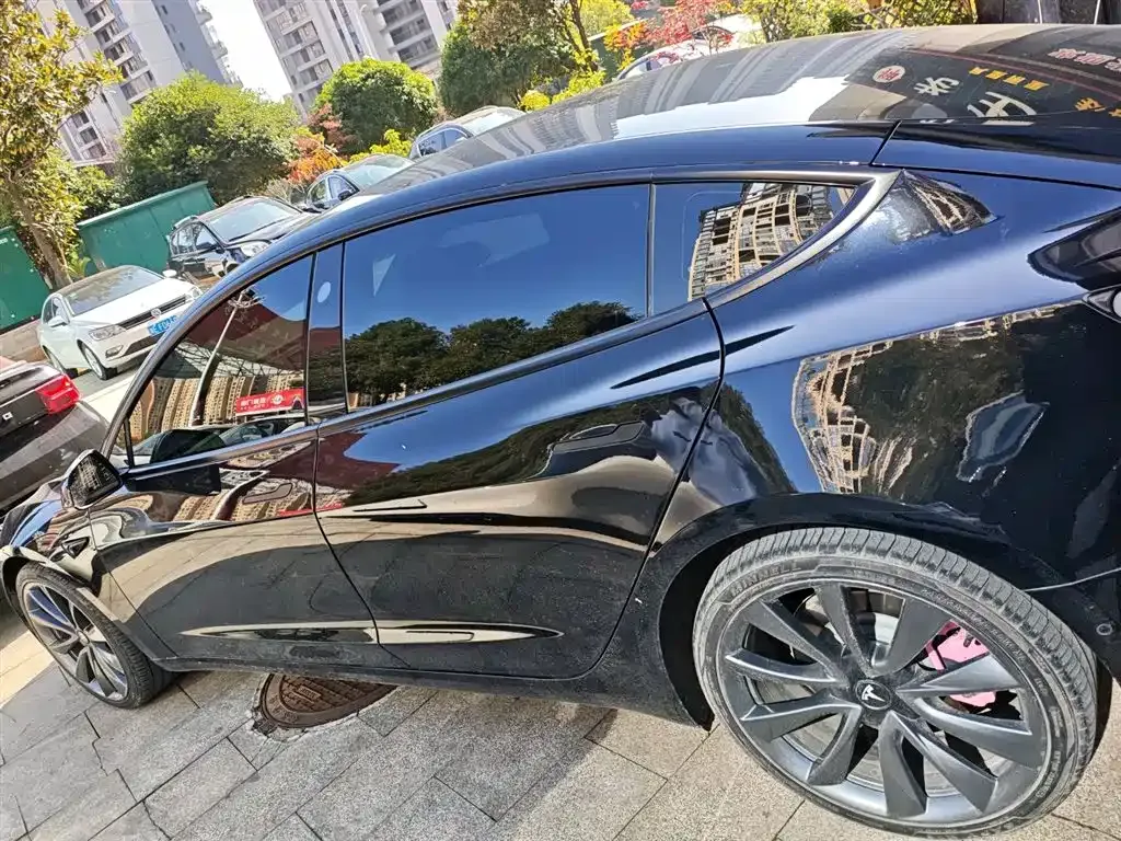 Tesla Model 3 — фото 5