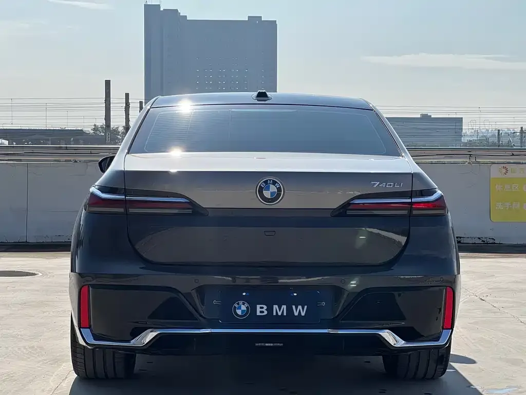 BMW 7 Series 2024 из CN, фото 8