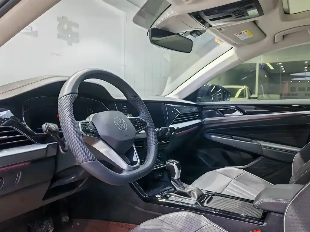 Volkswagen Passat 2024 из CN, фото 2