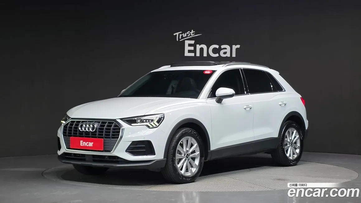 Audi Q3 — фото 1
