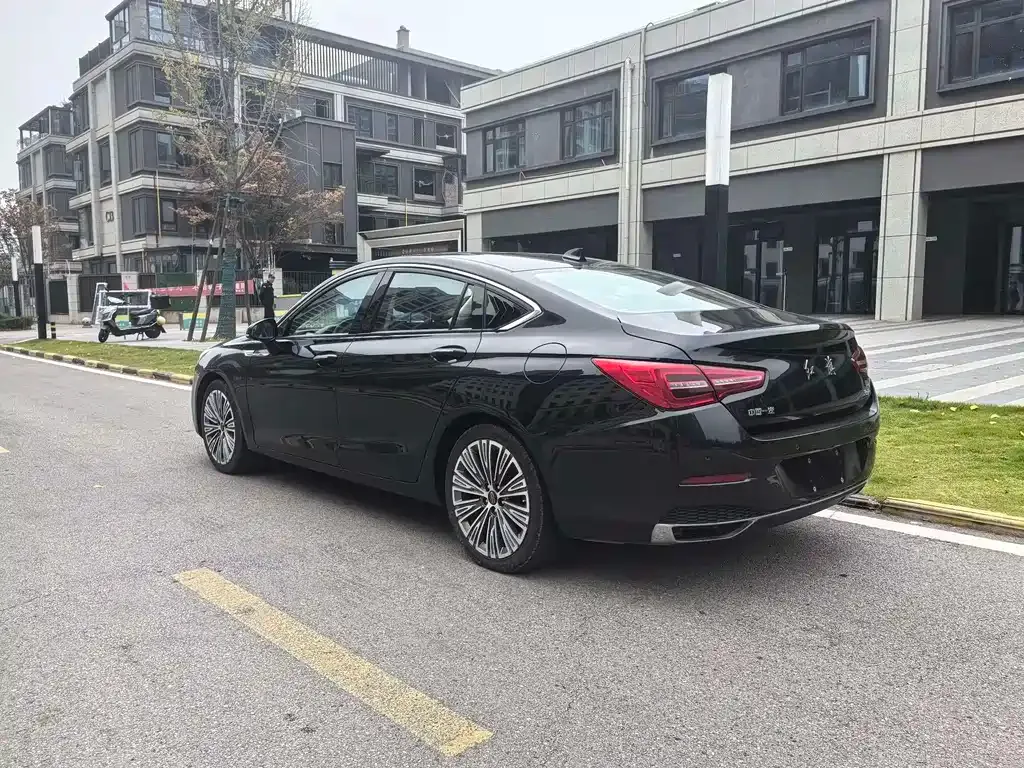 Hongqi H5 — фото 9